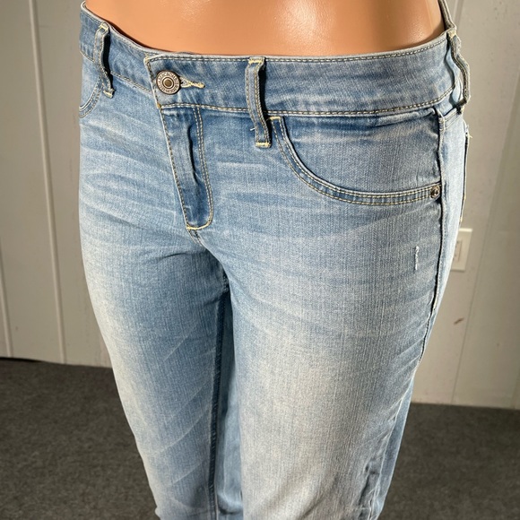 * Abercrombie &Fitch Women's Light Washed  Mid-Rise  Jeans Sz 10R - Picture 6 of 16